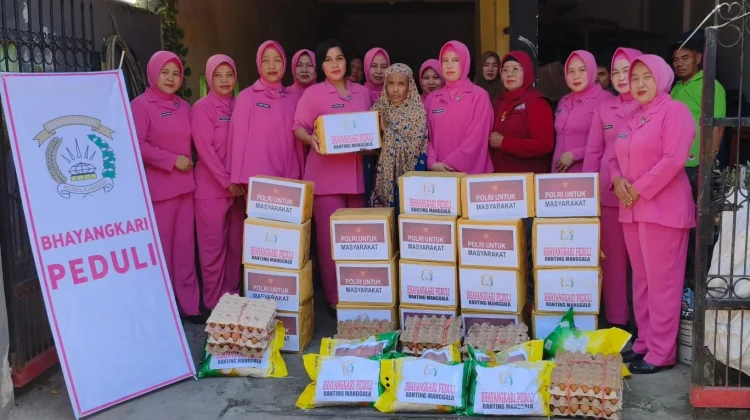 Polsek Manggala Peduli Korban Kebakaran di Jalan Toddopuli