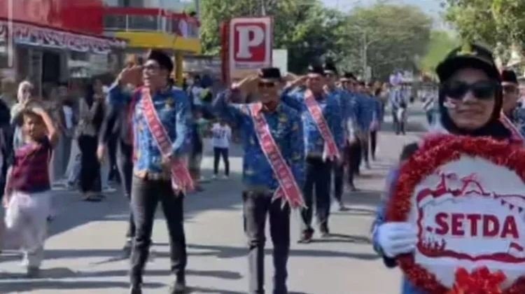 Meriahkan HUT RI ke-81, Bupati Enrekang jadi Peserta Gerak Jalan Indah