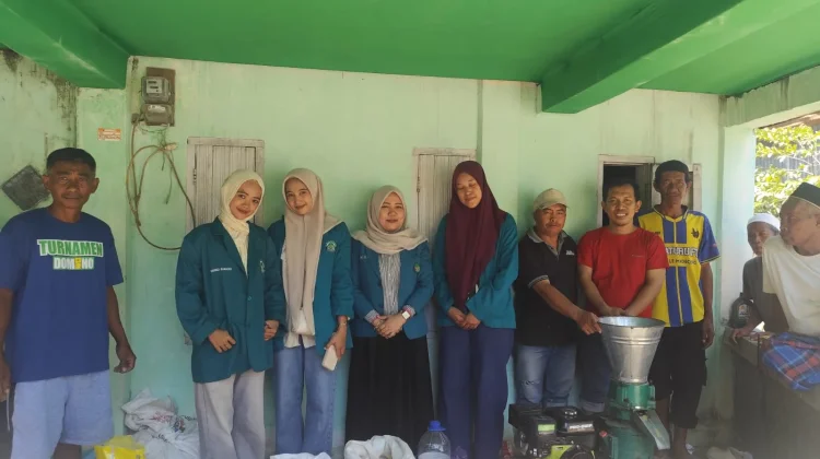 Warga Ampekale Maros, Ubah Limbah Ikan jadi Pakan Ayam