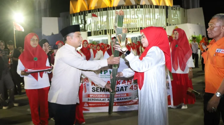 Tasming Hamid Lepas Kirab Obor IPHI Parepare Sambut HUT ke-81 RI