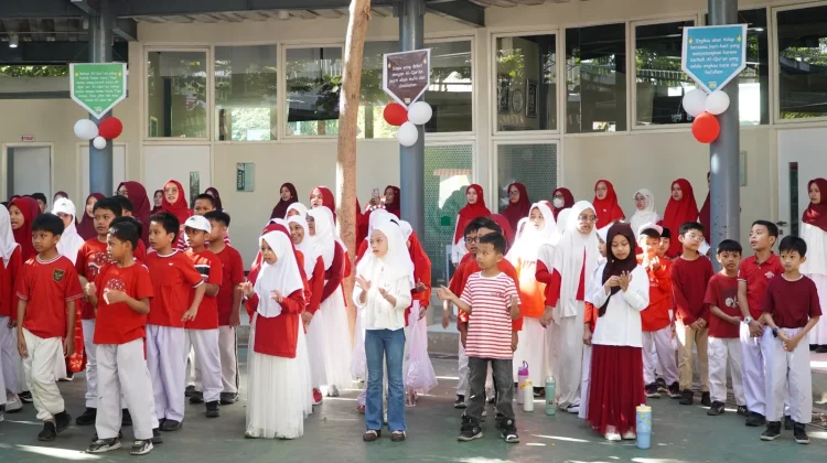 Upacara HUT RI di SD Islam Athirah Racing Centre Tanamkan Nasionalisme