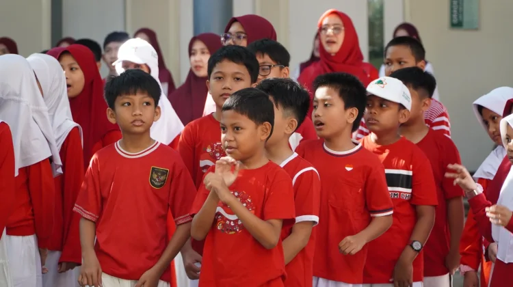 Upacara HUT RI di SD Islam Athirah Racing Centre Tanamkan Nasionalisme