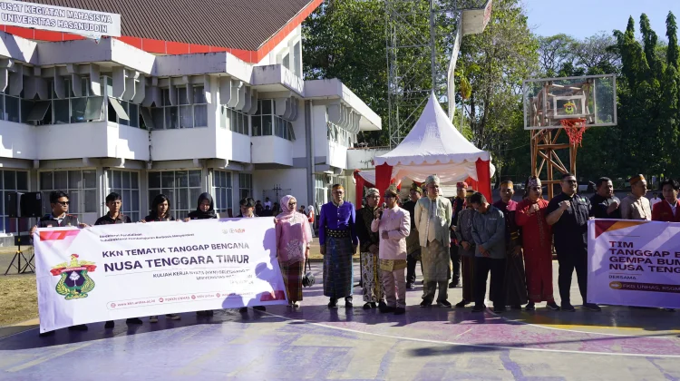 Rektor Unhas Lepas KKN Tanggap Bencana dan Tim Bantuan Medis ke NTT