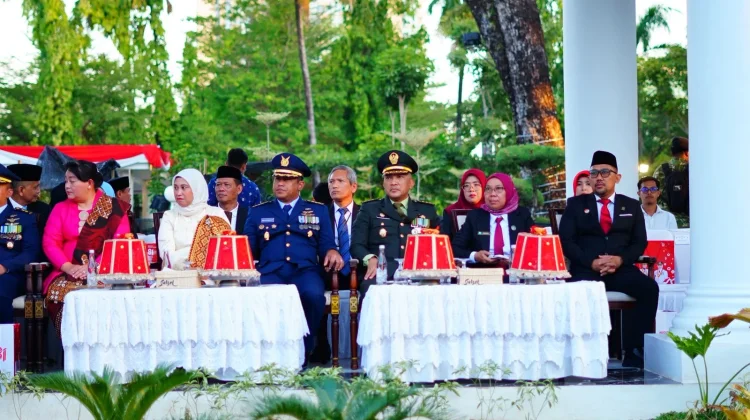 Kemenkum Sulsel Ikuti Khidmatnya Upacara Penurunan Duplikat Bendera Merah Putih