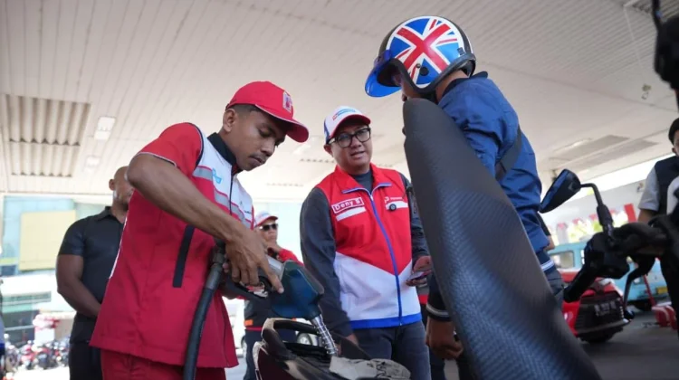 Pertamina Semarakkan HUT RI dengan Fun Riding dan Bakti Sosial