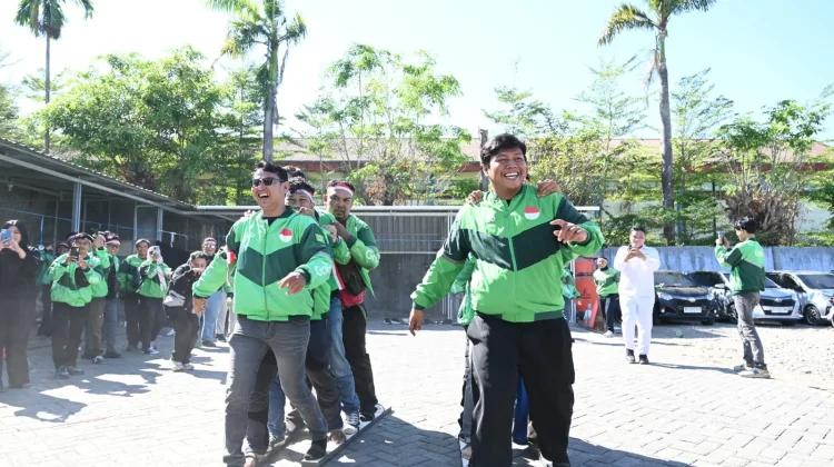 Dari Makassar, Grab dan Mitra Gaungkan Semangat Gotong Royong di HUT ke-81 RI