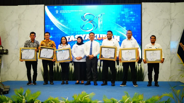 Kemenkum Sulsel Berikan Penghargaan bagi Kab./Kota di Sulsel dengan JDIH Terbaik