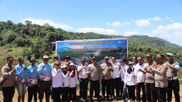 Kolaborasi Polri dan Petani, Dorong Produksi Bawang Putih untuk Swasembada Pangan