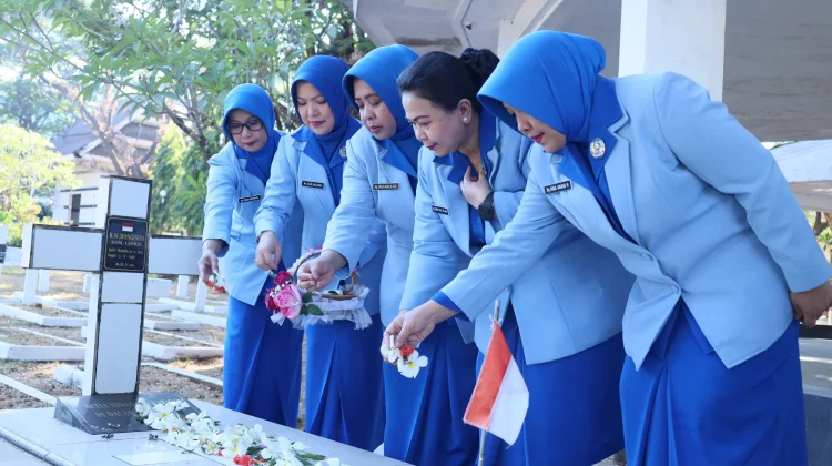 Jalasenastri Ziarah Rombongan ke Taman Makam Pahlawan Panaikang