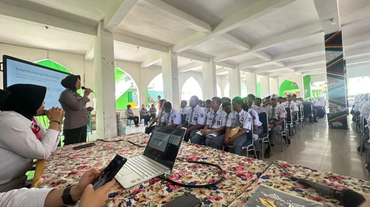 Jelang HUT ke-78, Polwan Bulukumba Edukasi Pelajar