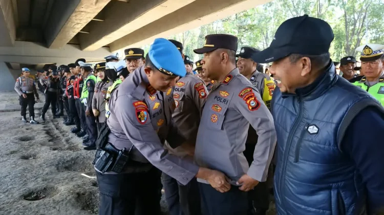 Polrestabes Makassar Larang Personel Bawa Senjata Api saat Pengamanan Unjuk Rasa