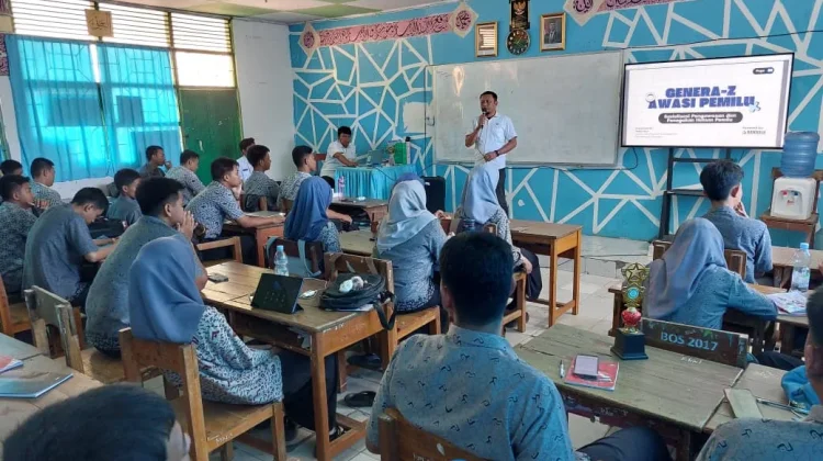 Bukan Sekadar Pemilih, Pelajar MAN 2 Parepare Diajak Awasi Pemilu