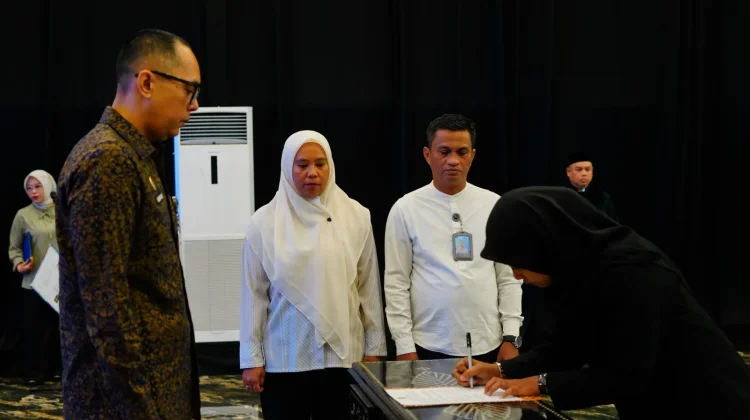 Demson Marihot Lantik Notaris Pengganti Kota Makassar