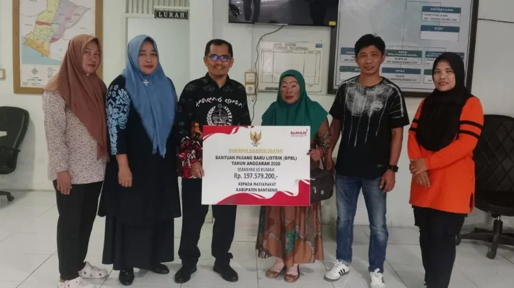 Gubernur Sulsel Salurkan BPBL untuk 130 Rumah Tangga