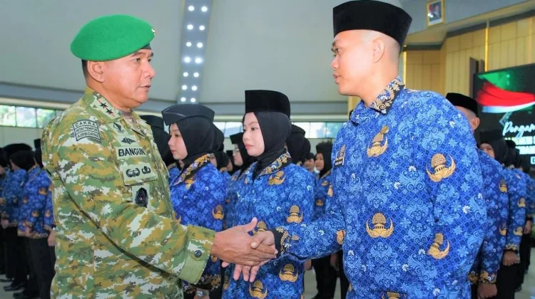 Pangdam XIV/Hasanuddin Tekankan Integritas PNS baru TNI AD