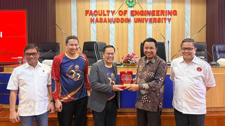 Bupati Lutra Sabet Penghargaan “Engineering Award 2026” dari FT Unhas