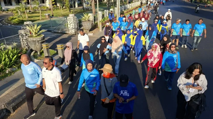 Komunitas Pendengar RRI Makassar turut Meriahkan Fun Walk RRI Fest 2026