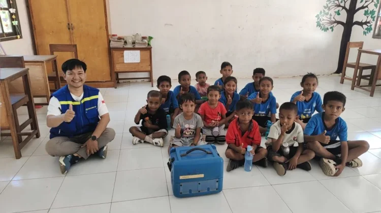Tim TCK-EMT Utusan Dinkes Makassar Beri Trauma Healing Pascagempa di NTT