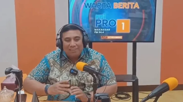Dari Pendengar ke Balik Mikrofon, Bupati Maros Jajal Jadi Pembaca Warta Siang RRI
