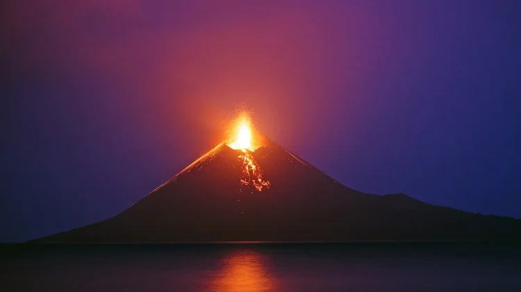 Anak Krakatau, Pulau yang Lahir dari Letusan