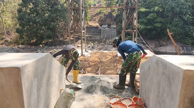 TNI Bangun Jembatan Gantung Buakkang Gowa, Capai Progres 88 Persen