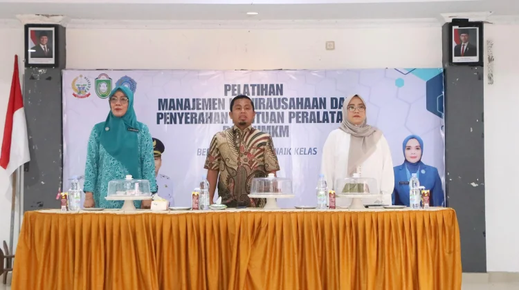 Pemkot Parepare Serahkan Bantuan Peralatan untuk Pelaku UMKM
