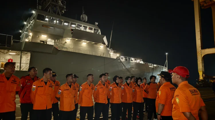 Tim SAR Makassar Kerahkan KN Kamajaya Cari Korban KMP Virgo