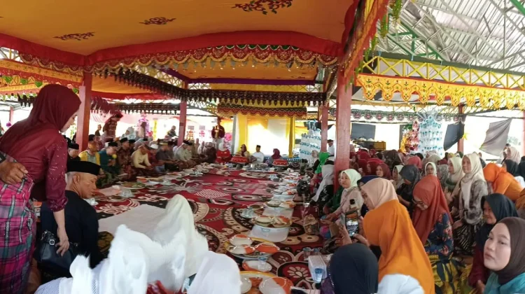 Arung Keluarga Langkana’E Kedatuan Luwu Gelar Maulid Nabi di Makam Datu Pattimang