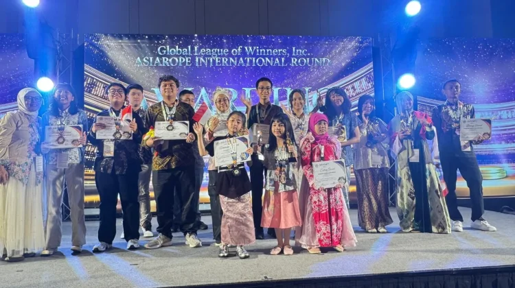 Siswi Makassar Raih Emas Olimpiade Bahasa Inggris di Bangkok