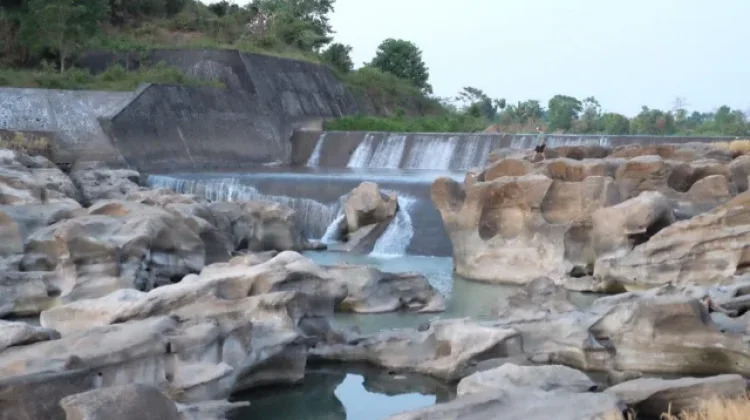 Bendungan Kampili Kabupaten Gowa Jadi Wisata Viral