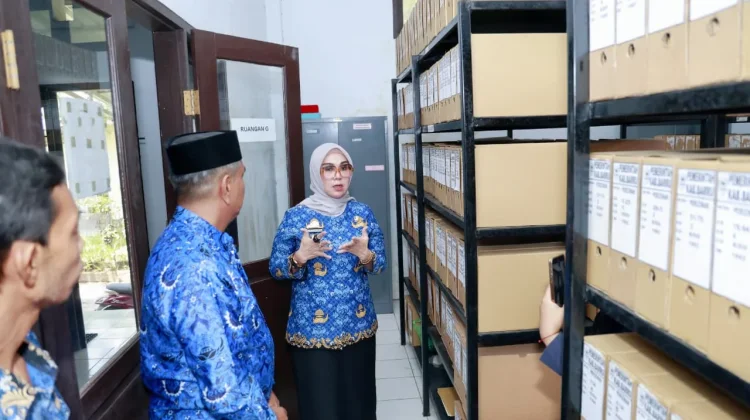 Bupati Barru Sidak Perpustakaan, Soroti Literasi Digital