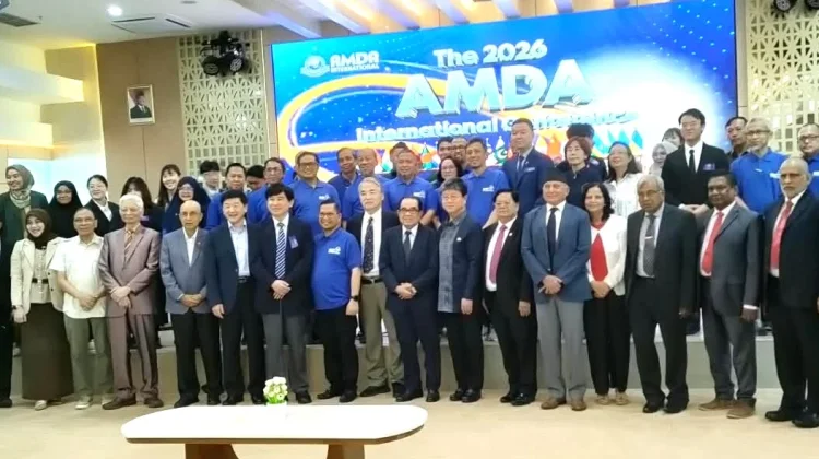 Pioner Bedah Laparoskopi Bangladesh Pimpin AMDA Internasional