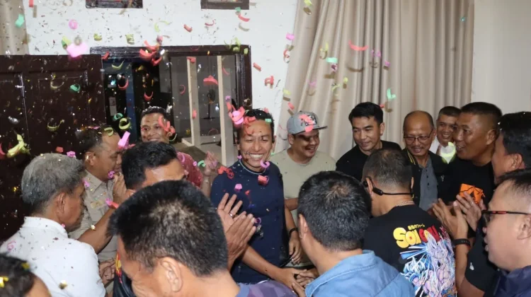 Haru di Dini Hari, Kapolres Maros Dapat Kejutan Ulang Tahun ke-41