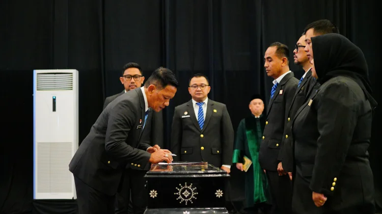Lantik 7 Pejabat Non Manajerial, Kakanwil Kemenkum Tekankan Integritas