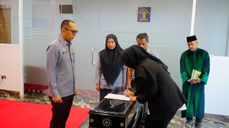 Kadiv Pelayanan Hukum Demson Marihot Lantik Notaris Pengganti Kabupaten Gowa