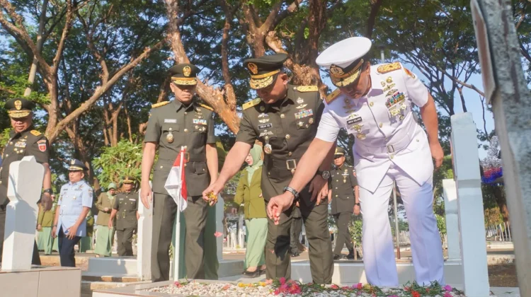 Jelang HUT ke-81 TNI, Tiga Matra Ziarah di TMP Panaikang