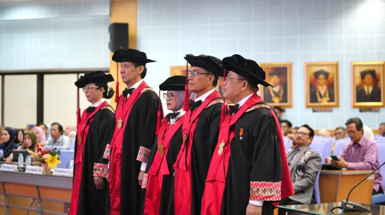 Unhas Tambah Lima Guru Besar, Ada Pakar Korupsi hingga HAM