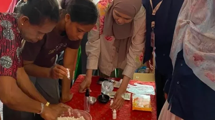 TEP Unhas Latih IRT Manfaatkan Limbah Daging dan Kulit Pala Jadi Produk Premium