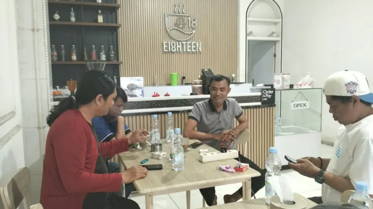 Ngopi Santai, Sinergitas Patwal Lantas Polres Maros dan Media Makin Erat
