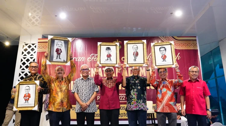Empat Tahun Mengawal Akademik Unhas, Senat Akademik Serahkan Memoar Kepengurusan