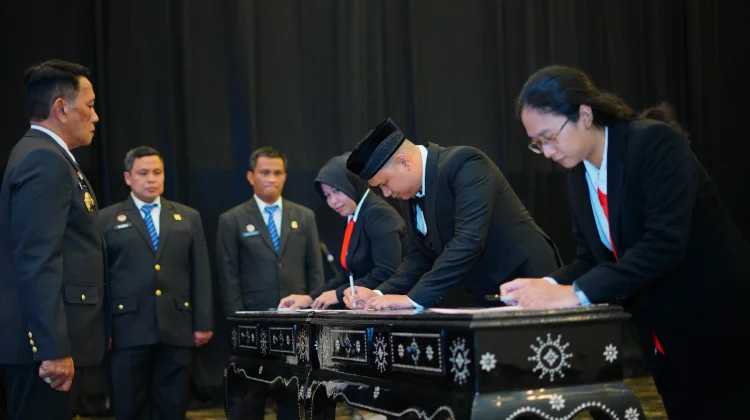 Lantik PPNS dan Notaris Pengganti, Kakanwil Tekankan Integritas