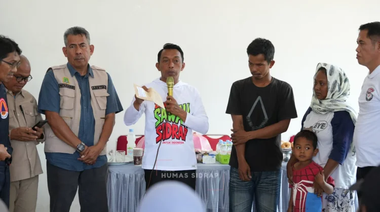 Rumah Terbakar, Warga Bilokka Terima Bantuan Pemkab Sidrap