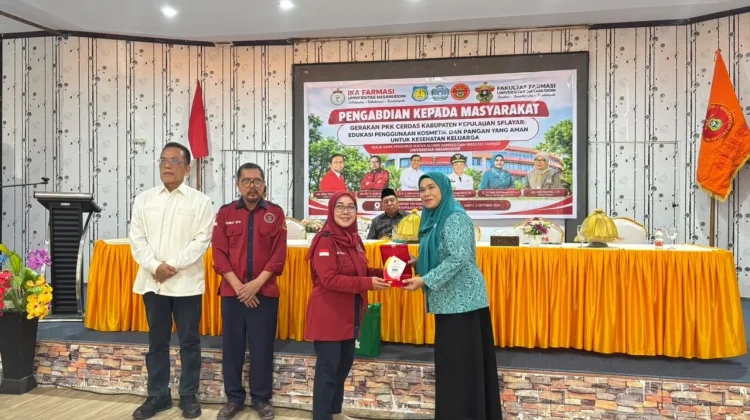 TP PKK Selayar dan IKA Farmasi Unhas Perkuat Edukasi Kosmetik
