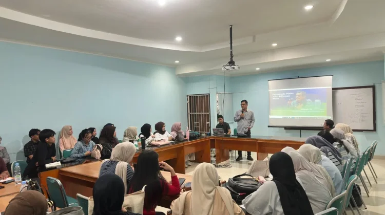 Bawakan Kuliah Umum di Unhas, Kordiv Humas Bawaslu Sulsel Bedah Pengawasan Pemilu