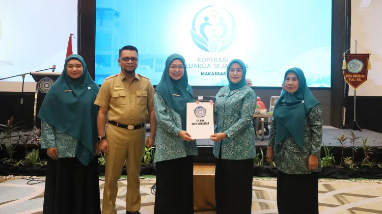 Melinda Aksa Lantik Pengurus Koperasi Konsumen Keluarga Sejahtera TP PKK Makassa