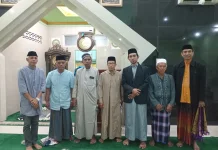 Ratusan Warga Padati Tarawih Perdana Masjid AL-QADRI
