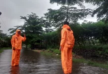 Turunkan TCR, BPBD Makassar Evakuasi  Warga di Lokasi Banjir