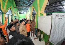 Munafri Tinjau Langsung Pengungsi di Blok 10 Antang, Pastikan Kebutuhan Terpenuhi