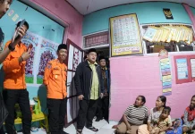 Munafri Arifuddin Kunjungi Lokasi Pengungsian Banjir di Biringkanaya