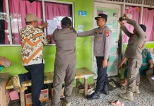 Polsek dan Pemerintah Kecamatan Enrekang Razia Warung Makan